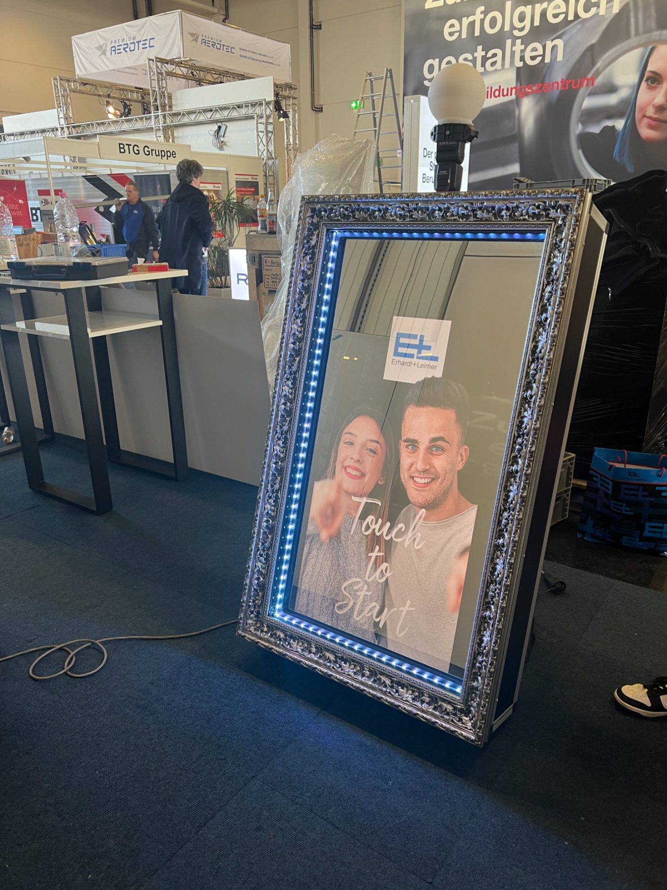 Messe Auftritt Spiegelbox Fotobox Augsburg Messe Auftritt Spiegelbox Fotobox Augsburg